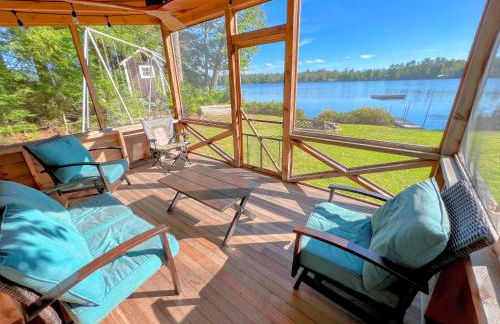 91WR Lake vibes and views at this waterfront home in the White Mountains - Foto 8