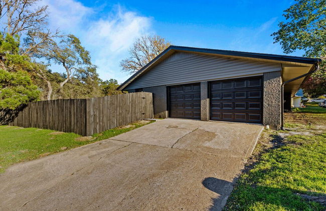 Quiet 3 Bedroom Home Walkable to Zilker Park - Photo 35