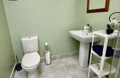 Bright, Modern & Comfortable 2-Bedroom Apartment - Foto 8