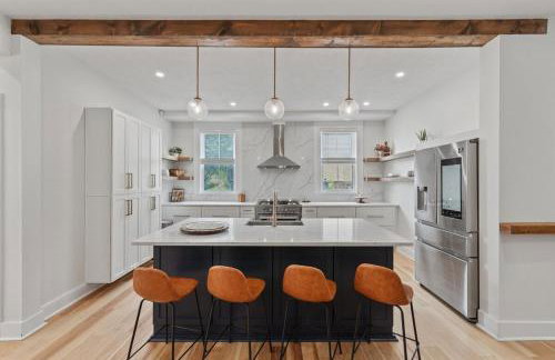 3BR Stylish Retreat, Minutes from Downtown Pittsburgh, Free 3-Car Parking - Foto 4