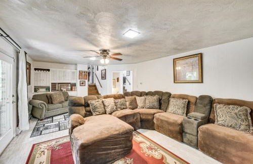 3 Mi to Lake Redman Home with Furnished Pergola! - Foto 13