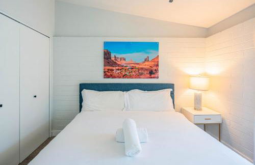 Spacious 2 Bedroom, 2 Bath, Pool, Free Parking, Gym - Foto 37