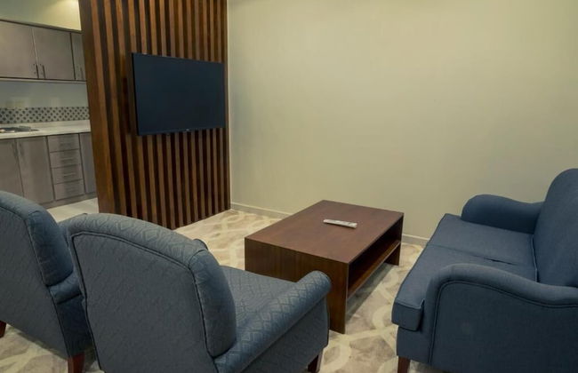 Ninety Two - Photo 13