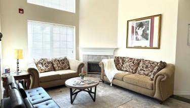 Spacious 3BR 3BA Home ,Sleep 9,3 Car Garage Garden Near DTLA Pasadena Hollywood - Foto 4