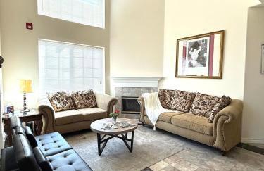 Spacious 3BR 3BA Home ,Sleep 9,3 Car Garage Garden Near DTLA Pasadena Hollywood - Foto 4