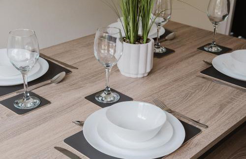 Modern and Stylish Home away from Home - Foto 36