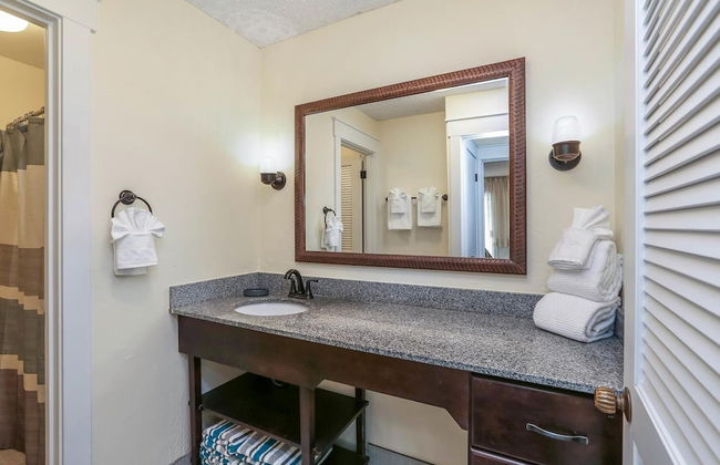 Beautifully Upgraded, Full Kitchen, Comfy King Bed, Ac 1 Bedroom Condo by RedAwning - Foto 17