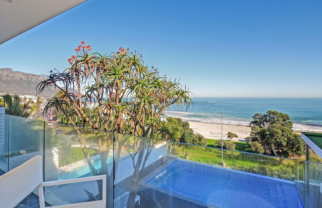 Villa Bleu Blanc in Camps Bay With Pool and Views - Foto 14