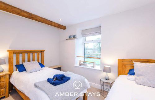 Sunny Side Barn in Cracoe North Yorkshire by Amber Stays Perfect for Big Groups and Leisure Stays, Sleep 8 and Parking - Foto 1