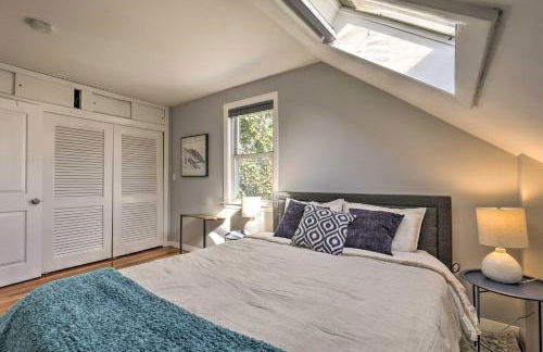 Pet-Friendly Revere Getaway, Steps from the T! - Foto 17