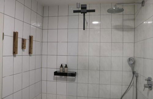 NEU Executive Stay 90m2 Balkon Lift Zentral Parkplatz - Foto 19