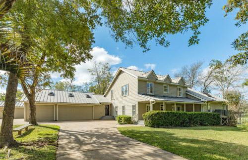 Stunning Waterfront Rental Property with Private Dock and Pool - Foto 1