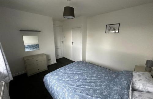 Large 3 bed property - Photo 10