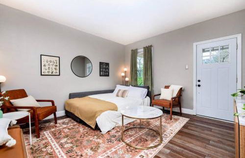 Cozy Family Cottage - Historic Top of The Hill - Foto 32