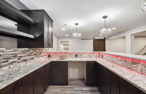 Great Group Getaway: Games Galore + Outdoor Oasis - Foto 15