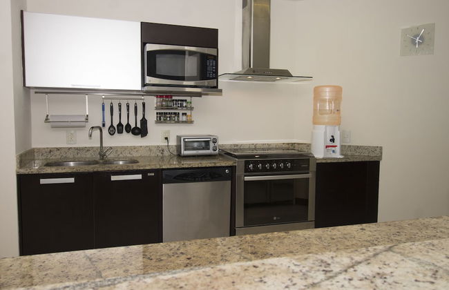 Downtown Apartment Oasis 12 - Photo 16