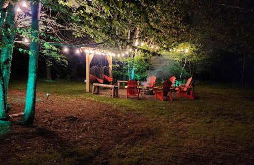 Lux estate! Hot tub, 8 acres, firepit, game room, private pond, EV, lots of privacy, 10 mins to town - Foto 61