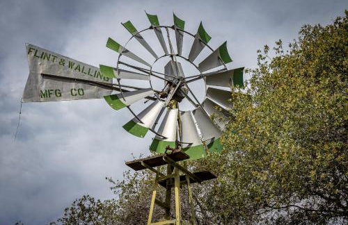 Retro Casita on the River! only 1 min to SNP gate! Riverfront with swimming - Foto 12