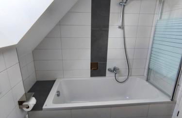 Schicke Ferien Wohnung mit tollem Ausblick in Schwarzwald. - Foto 19