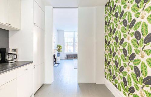 E10-2 Designer East Village Townhouse 1BR W D - Foto 34