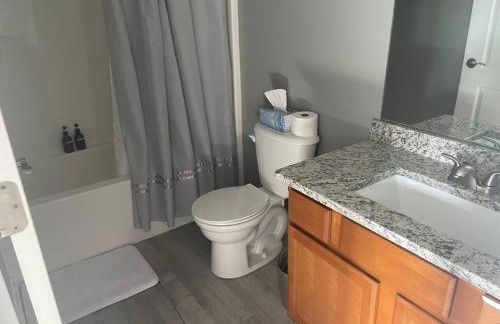 Beautiful 3 BR Townhome - Recently Updated! - Foto 2