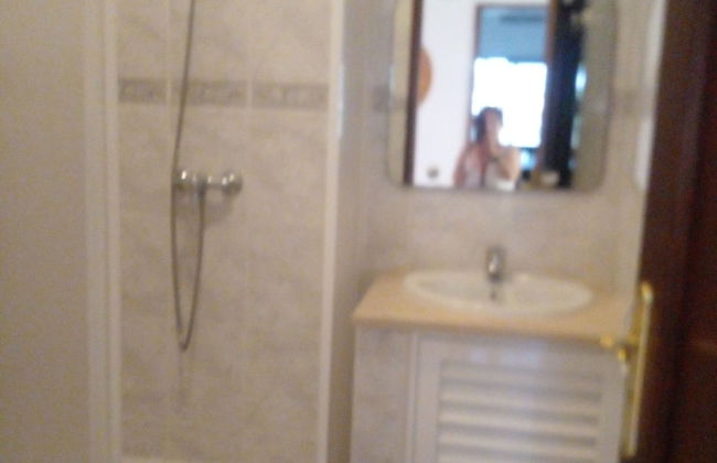 Lovely 4-bed Apartment in Estombar - Foto 15