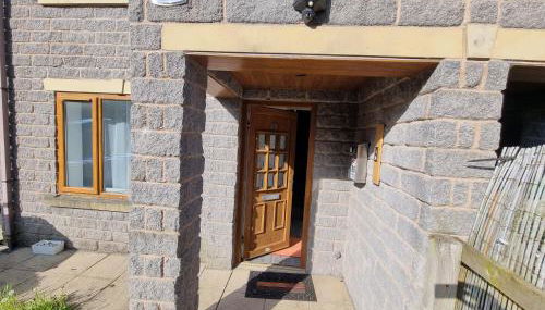 3 Bedroom House Perfect for Family Work Stays Easy Access to Manchester Oldham - Foto 2