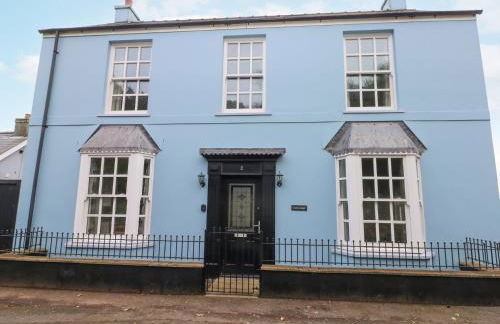 Crown Cottage - Photo 2