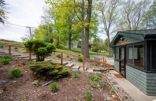 Yorita Manor - Lake Front Getaway! Dogs, Fire Pit & Deck - Photo 44