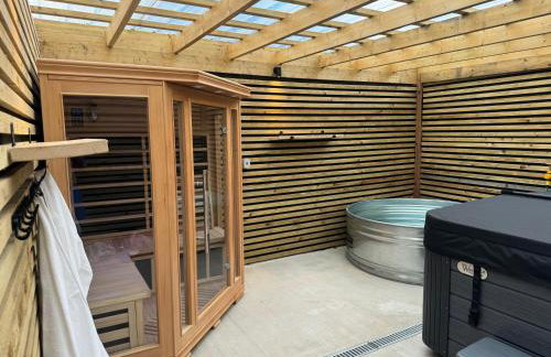 Sleeps14,Sauna,ColdPlunge,Hottub,xboxroom,XLgarden - Foto 1