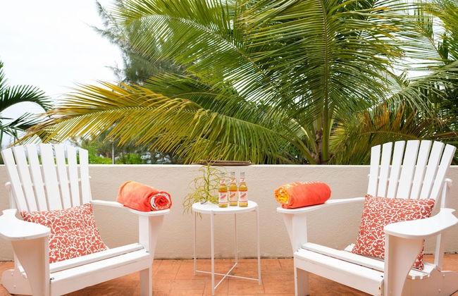 Dreamin Villa - 3 B R Beachfront w Staff - Photo 12