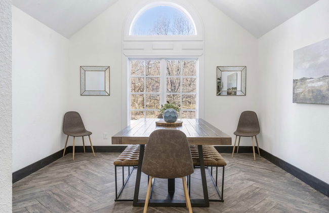 Foggy River Retreat For 16! - Photo 27