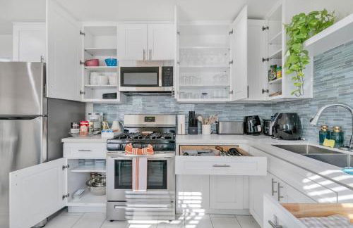 Close to Downtown! Private Yard, Fire Pit,Games - Photo 13