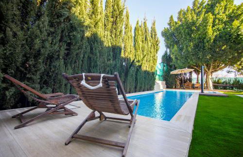 RentalSevilla Brisa del Aljarafe con piscina climatizada a 15 minutos de Sevilla - Foto 1