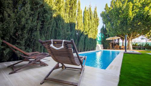 RentalSevilla Brisa del Aljarafe con piscina climatizada a 15 minutos de Sevilla - Foto 1, Garden, sunbed, Garden view