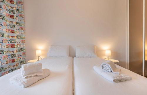 Sunny 2 BDR Apartment by LovelyStay - Foto 19