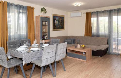 Five Bedroom Villa With Pool - Foto 5