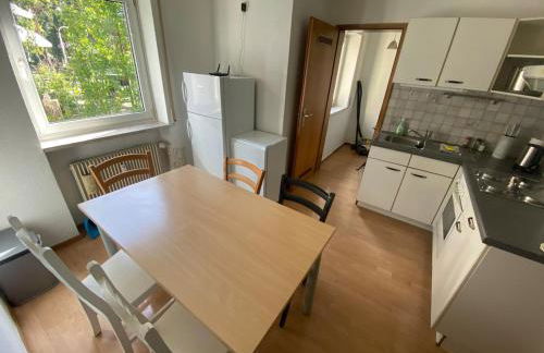 Wohnung mit 8 Einzelbetten - Monteure - Küche und Parkplatz - zentrale Lage - Foto 5