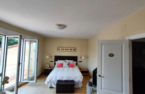 Precioso chalet 4 habitaciones con Piscina comunitaria - Photo 12