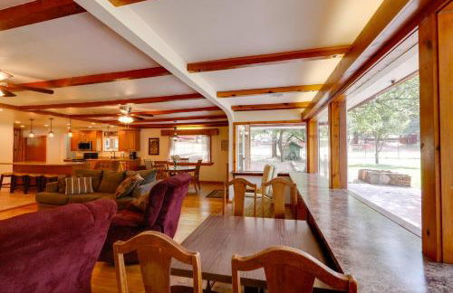 Cozy Cabin on 1 Acre in Premier Pine Neighborhood - Foto 6