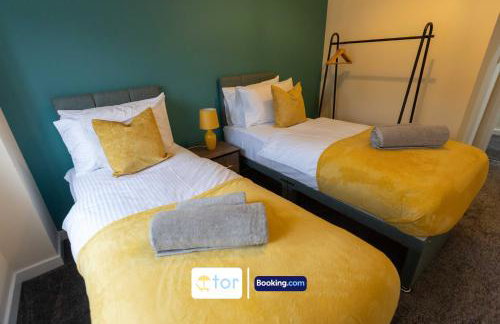 Large 2 Bedroom Apartment By The One Retreats Short Lets & Serviced Accommodation Horley Close To Gatwick Airport - Foto 10