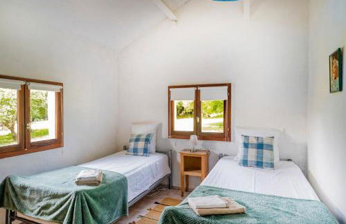 Lou Tapata - Photo 15