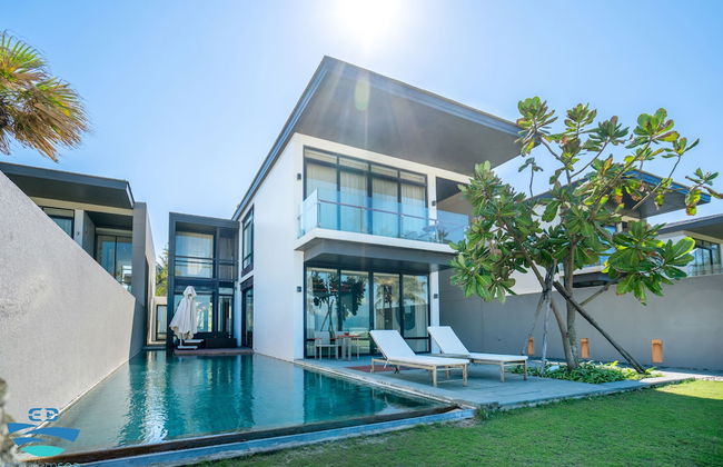 Beach front villa by Emblemsea in hyatt - Foto 1