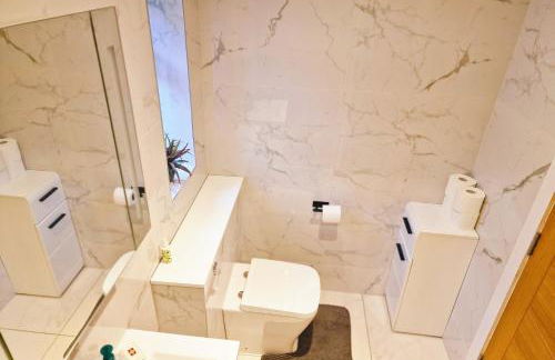 Luxurious Home in Chester a Beautiful Sanctuary - Photo 17