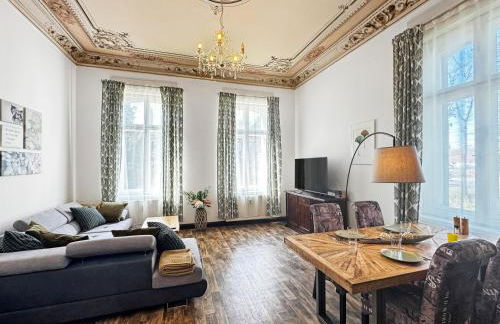 Ferienwohnung Villa Nieske - Jugendstil Denkmal, free WLAN & Parken, Self Check-In, Smart-TV - Foto 3