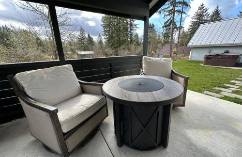 Romantic Cozy Cabin Walk to lake Hot tub Bikes Kayaks Grill - Foto 15