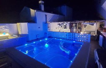 ALOELUX VILLA !! - Private Villa with POOL , jacuzzi, cinema, massage ,wonderful view, art desing villa - Photo 2