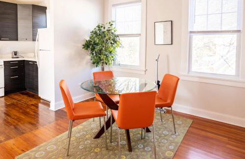 Contemporary 3-Bedroom Home with Balcony in RVA - Foto 9