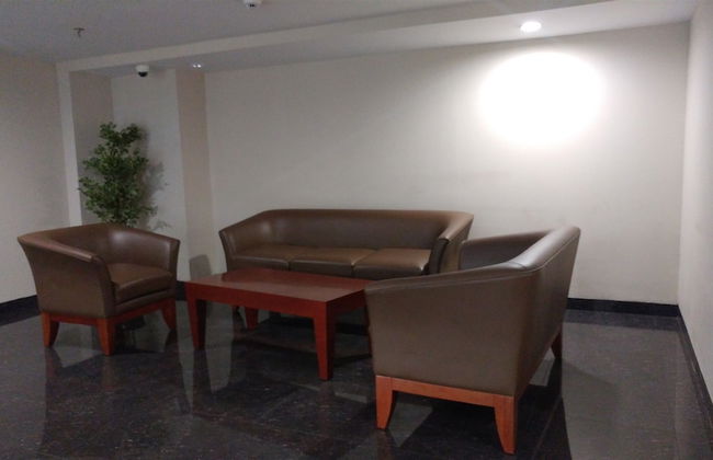 Deluxe and Modern 2BR The Springlake Summarecon Apartment - Photo 2