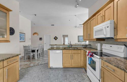 Serene 4 Bed Home With Lake And Conservation Views - Foto 8